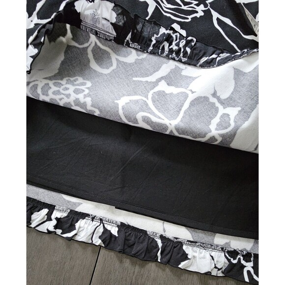 Talbots Black White Floral Cotton A Line Skirt Size 4 PETITE Lined - Picture 6 of 9